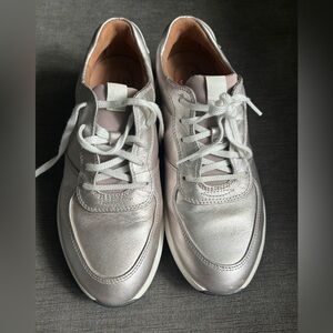 Brand New Clark’s Rose gold Sneakers